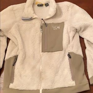 Mountain hardware fleece
